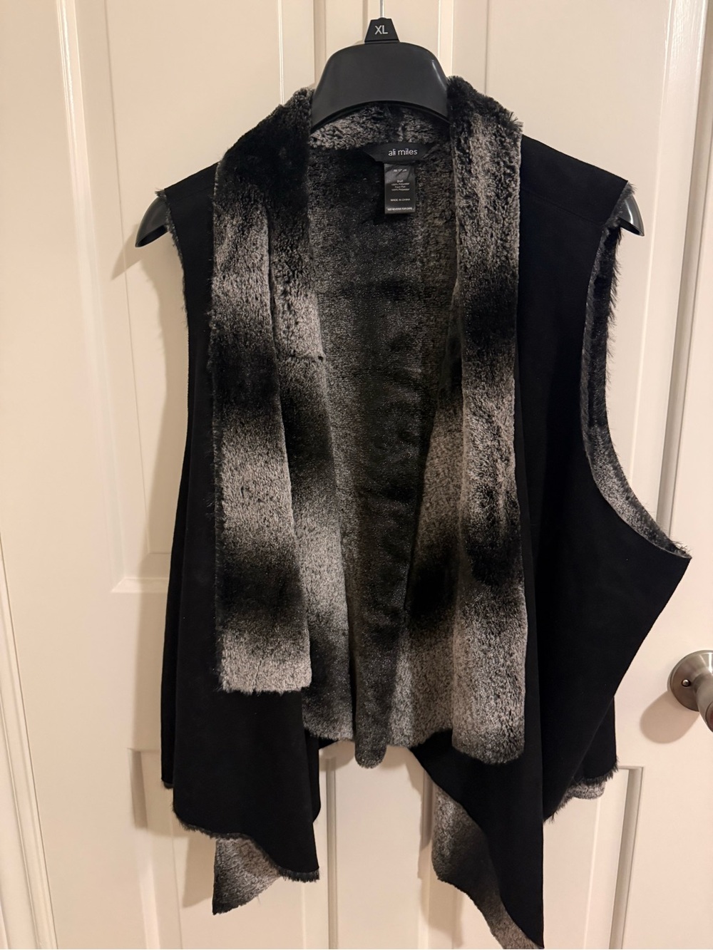 Ali Miles Black Vest with Gray Faux-Fur Lining
